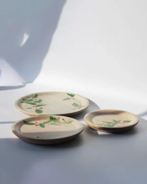 CHRISTMAS EVE PLATES ( SET OF 3 )